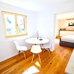 Apartmenthaus Am Tegernsee - Mit Kuechenzeile Und Mit Bus Erreichbar