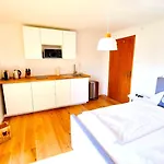 Apartmenthaus Am Tegernsee - Mit Kuechenzeile Und Mit Bus Erreichbar *