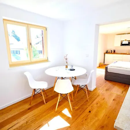 Apartmenthaus Am Tegernsee - Mit Kuechenzeile Und Mit Bus Erreichbar