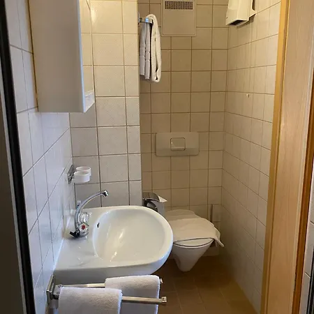 Apartmenthaus Am Tegernsee - Mit Kuechenzeile Und Mit Bus Erreichbar Διαμέρισμα *