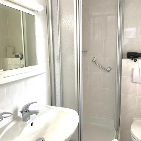 Apartmenthaus Am Tegernsee - Mit Kuechenzeile Und Mit Bus Erreichbar *