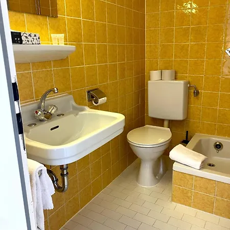 Apartmenthaus Am Tegernsee - Mit Kuechenzeile Und Mit Bus Erreichbar Бад-Висзе