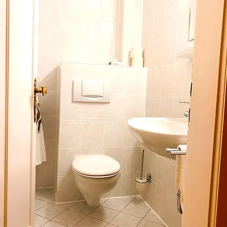 Apartmenthaus Am Tegernsee - Mit Kuechenzeile Und Mit Bus Erreichbar Апартаменты *
