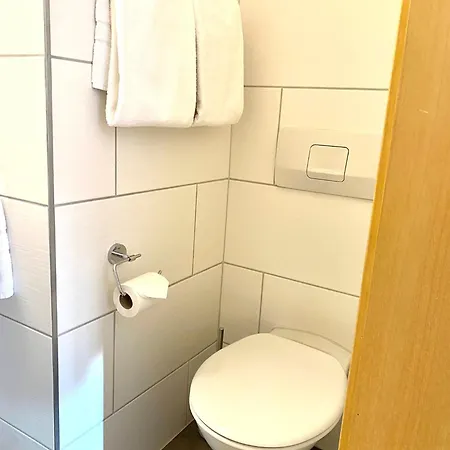 Apartmenthaus Am Tegernsee - Mit Kuechenzeile Und Mit Bus Erreichbar Бад-Висзе