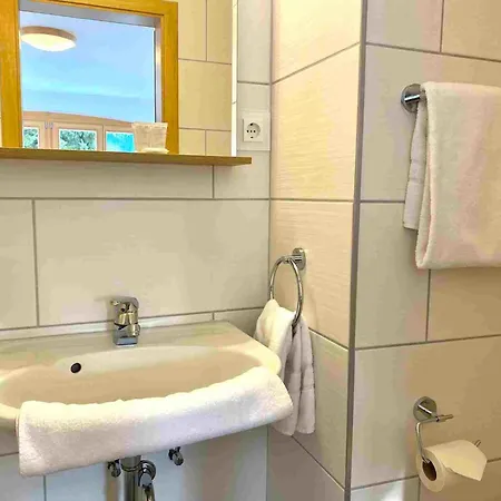 Apartmenthaus Am Tegernsee - Mit Kuechenzeile Und Mit Bus Erreichbar Бад-Висзе
