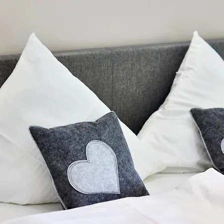 Apartmenthaus Am Tegernsee - Mit Kuechenzeile Und Mit Bus Erreichbar *