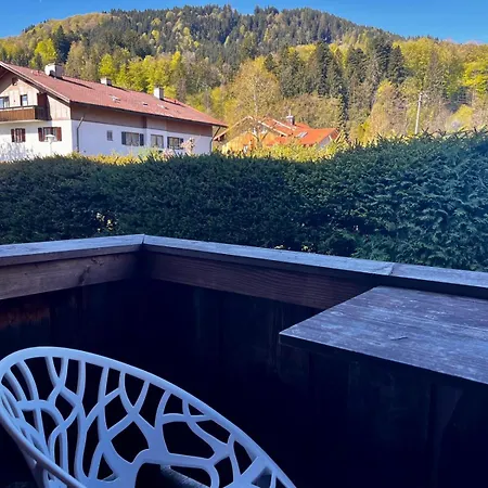 Апартаменты Apartmenthaus Am Tegernsee - Mit Kuechenzeile Und Mit Bus Erreichbar Бад-Висзе