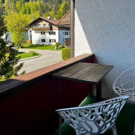 Apartmenthaus Am Tegernsee - Mit Kuechenzeile Und Mit Bus Erreichbar Апартаменты *