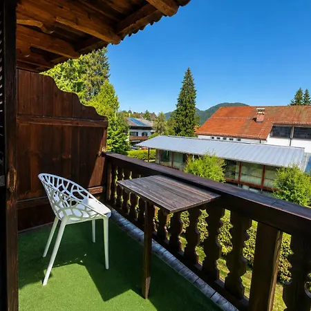 Апартаменты Apartmenthaus Am Tegernsee - Mit Kuechenzeile Und Mit Bus Erreichbar Бад-Висзе