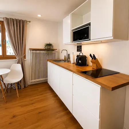 Apartmenthaus Am Tegernsee - Mit Kuechenzeile Und Mit Bus Erreichbar * Бад-Висзе