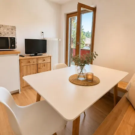 Apartmenthaus Am Tegernsee - Mit Kuechenzeile Und Mit Bus Erreichbar *