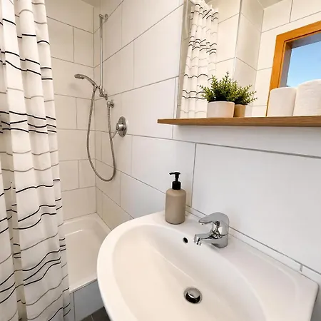 Апартаменты Apartmenthaus Am Tegernsee - Mit Kuechenzeile Und Mit Bus Erreichbar