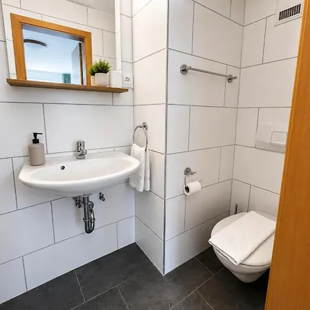 Apartmenthaus Am Tegernsee - Mit Kuechenzeile Und Mit Bus Erreichbar