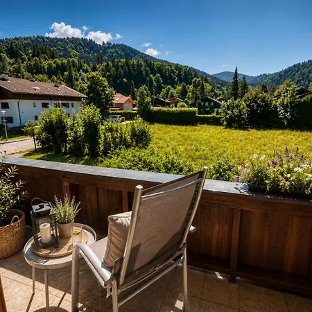 Апартаменты Apartmenthaus Am Tegernsee - Mit Kuechenzeile Und Mit Bus Erreichbar Бад-Висзе