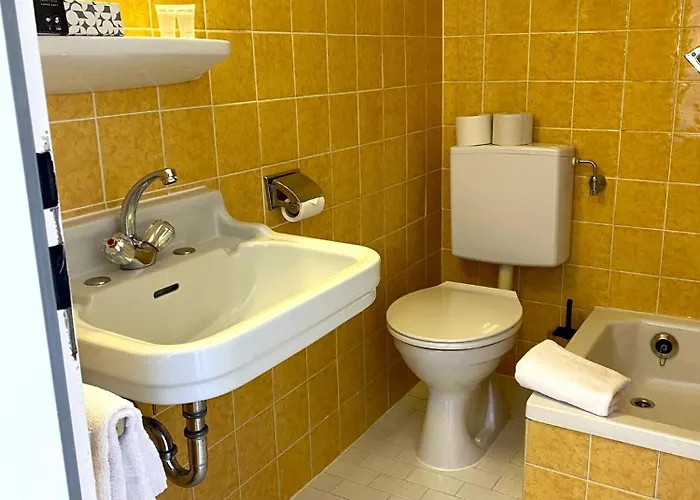 Apartmenthaus Am Tegernsee - Mit Kuechenzeile Und Mit Bus Erreichbar 巴特维塞