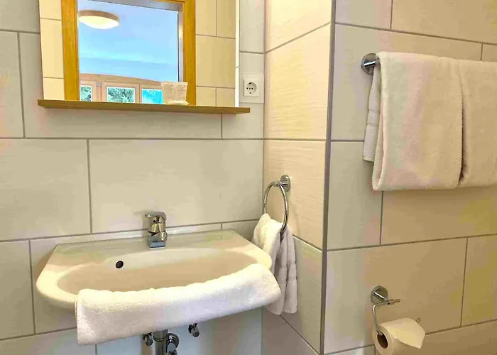 Apartmenthaus Am Tegernsee - Mit Kuechenzeile Und Mit Bus Erreichbar 巴特维塞