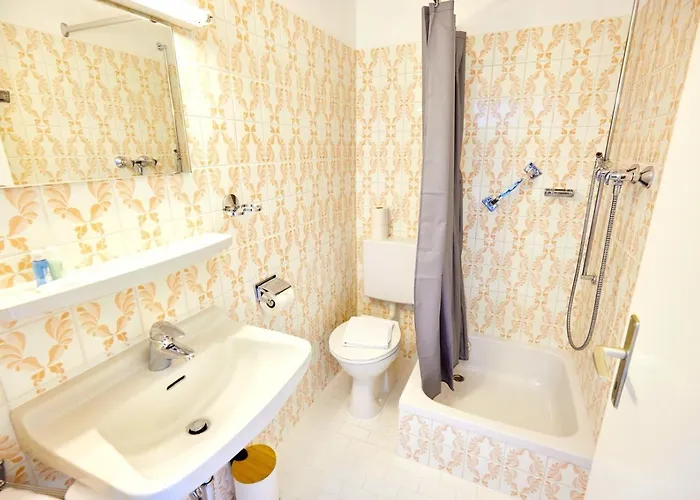 Apartmenthaus Am Tegernsee - Mit Kuechenzeile Und Mit Bus Erreichbar 巴特维塞
